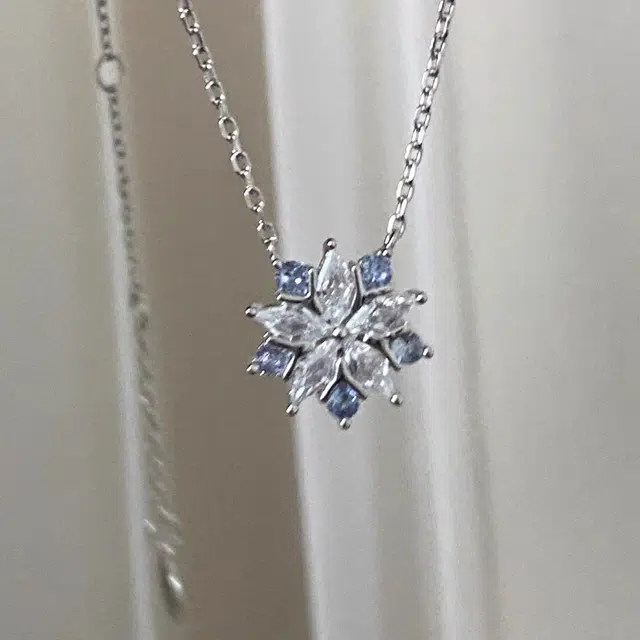 【冰雪花】 艾卡拉 小众轻奢百搭设计女友闺蜜 银 项链 男女同款情侣款