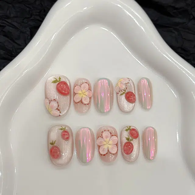 芮锦 草莓啵啵立体手捏显白草莓彩绘花花  穿戴甲 椭圆亮色纯色 猫眼