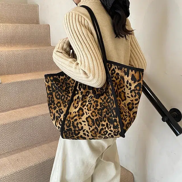 DALO Tote