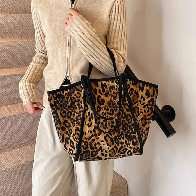 DALO Tote