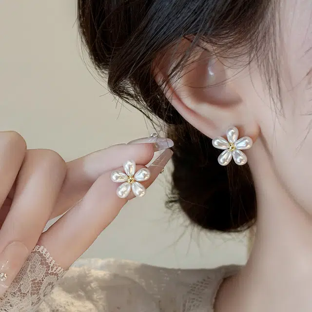 伊灿 花朵小众设计高级感 仿珍珠 耳钉 女