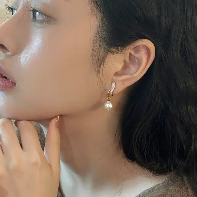 伊灿 轻奢小众高级感香槟金镶钻 氧化立方锆 仿珍珠 耳环 女款