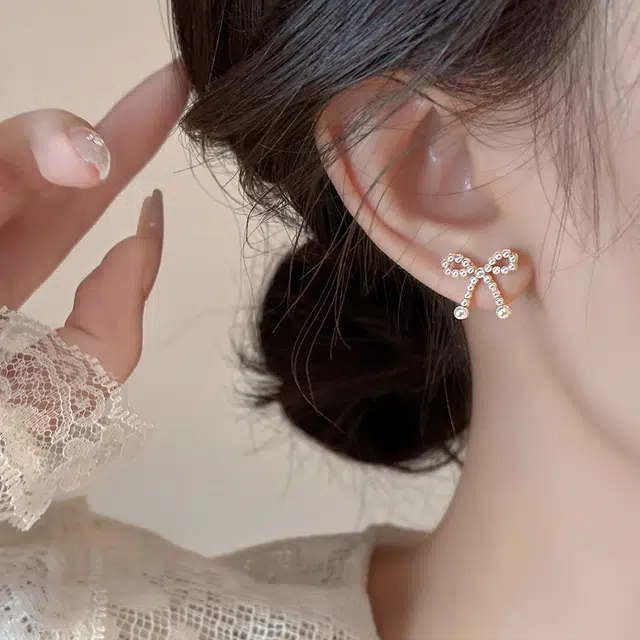 伊灿 蝴蝶结小众设计高级感耳饰 仿珍珠 耳钉 女