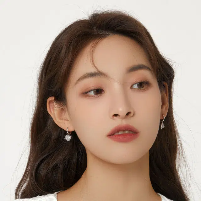 伊灿 韩国银色爱心 仿猫眼石 耳环 女款