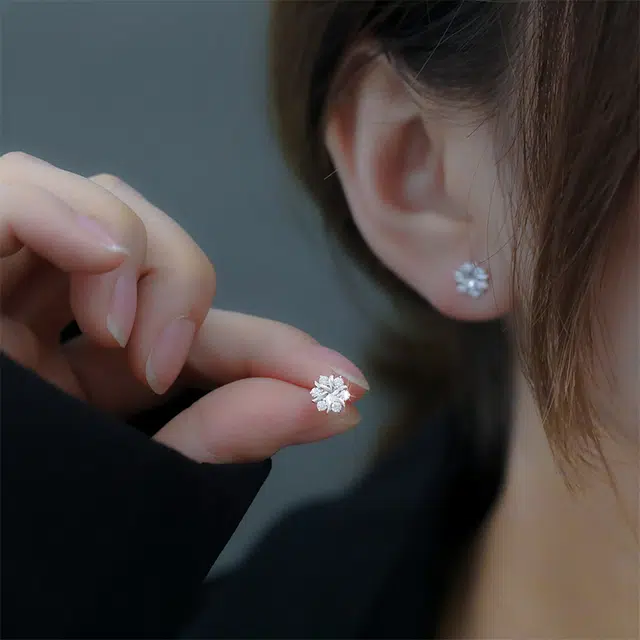 伊灿 精致雪花 合成立方氧化锆 耳钉 女款