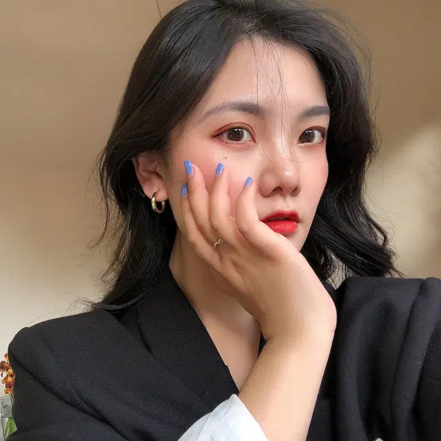 伊灿 小众设计感高级素圈 通勤气质 铜镀真金 耳环 女款
