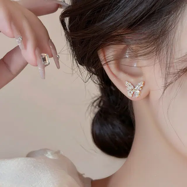 伊灿 韩国蝴蝶设计高级感耳饰 铜镀真金 耳钉 女 金色