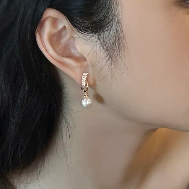 伊灿 轻奢小众高级感香槟金镶钻 氧化立方锆 仿珍珠 耳环 女款