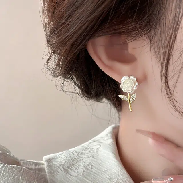 伊灿 精致小众高级感玫瑰花 气质设计感温柔 亚克力 耳环 女款