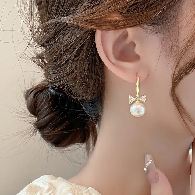 伊灿 轻奢精致小众设计感高级蝴蝶结 电镀真金 耳环 女款 通勤气质百搭