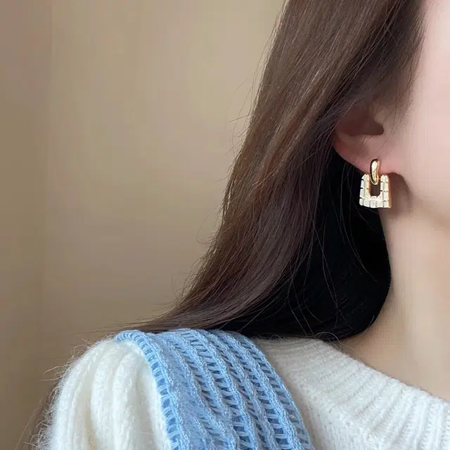 S925