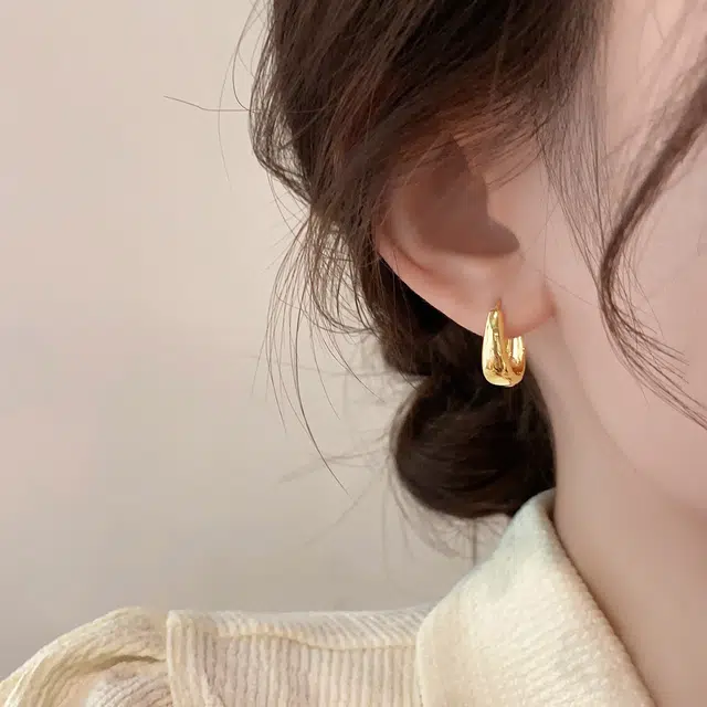 伊灿 法式复古设计感高级金色时尚 电镀真金 耳环 女款