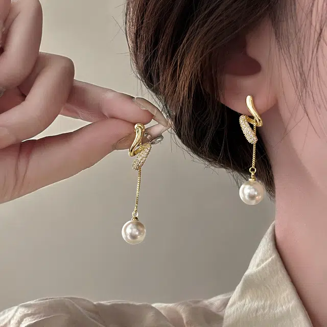 伊灿 吊坠造型设计 电镀真金 氧化立方锆石 仿珍珠 耳环 女款