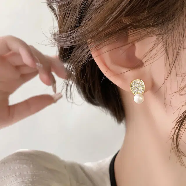 伊灿 法式复古小众设计感气质名媛水钻仿珍珠 氧化锆石 耳钉 女款 简约百搭