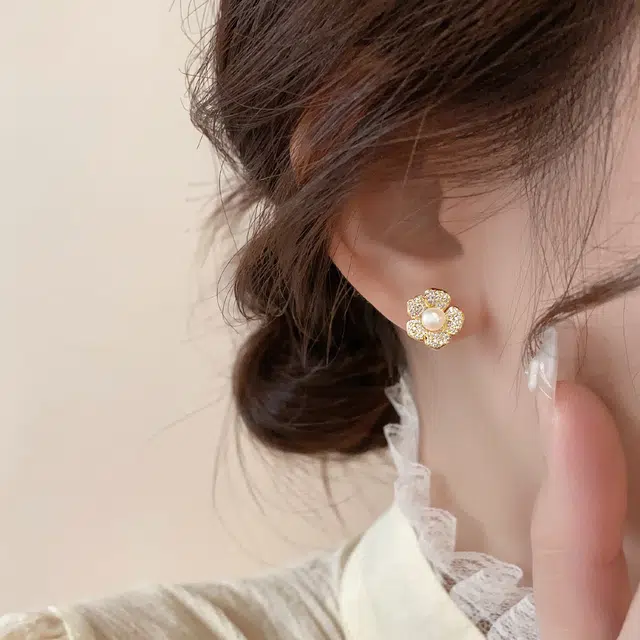 伊灿 日韩轻奢小众设计感高级气质通勤 氧化立方锆石 耳环 女款 时尚百搭