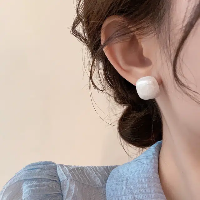 伊灿 白色小众高级感 电镀真金 耳钉 女款