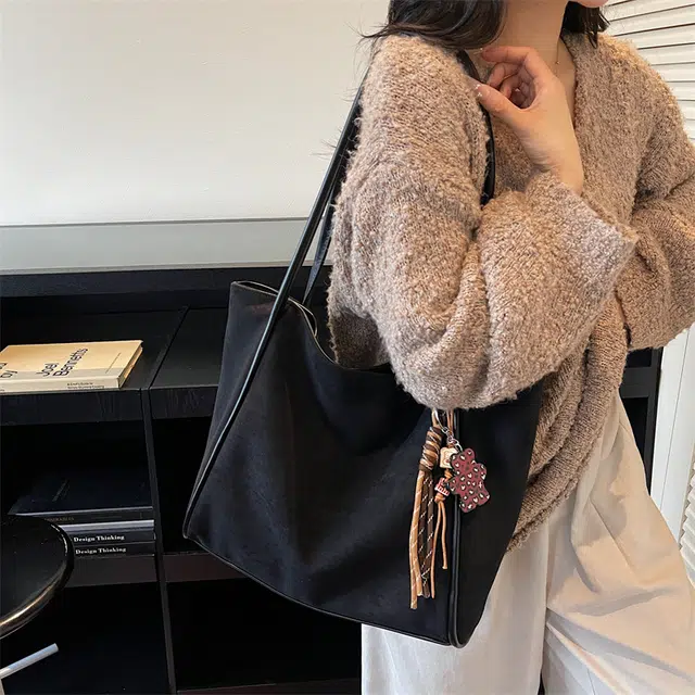 凡思曼 秋冬复古高级感韩版通勤大学生上课简约纯色托特包 皮绒 单肩包 常规 女款 多色