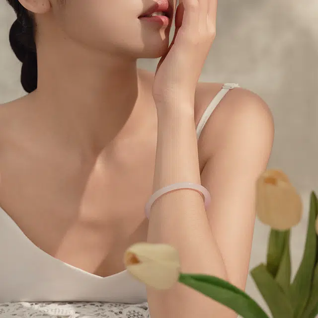 中鑫珠宝 樱花粉黛美人镯圆条叮当镯 玉髓 手镯 女款