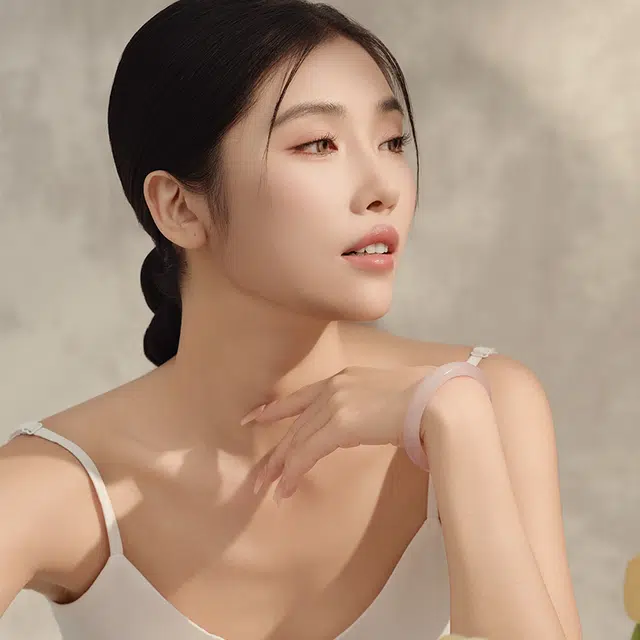 中鑫珠宝 樱花粉黛宽版美人镯粉镯子玛瑙美人镯圆条叮当镯 玉髓 手镯 女款
