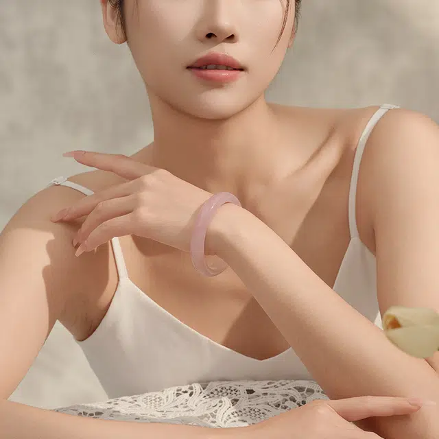 中鑫珠宝 樱花粉黛美人镯圆条叮当镯 玉髓 手镯 女款