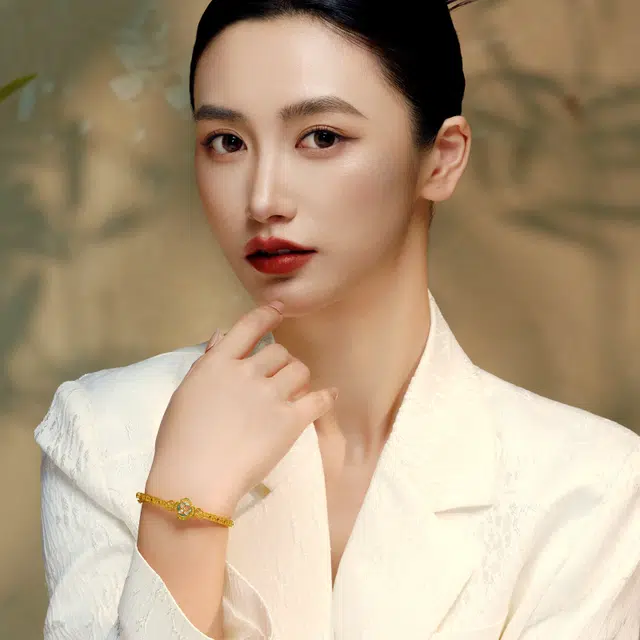 中鑫珠宝 鎏金芳华贵妃镯古法花丝螺钿如意花型镯子 足金 按克计价 黄金手镯 女款