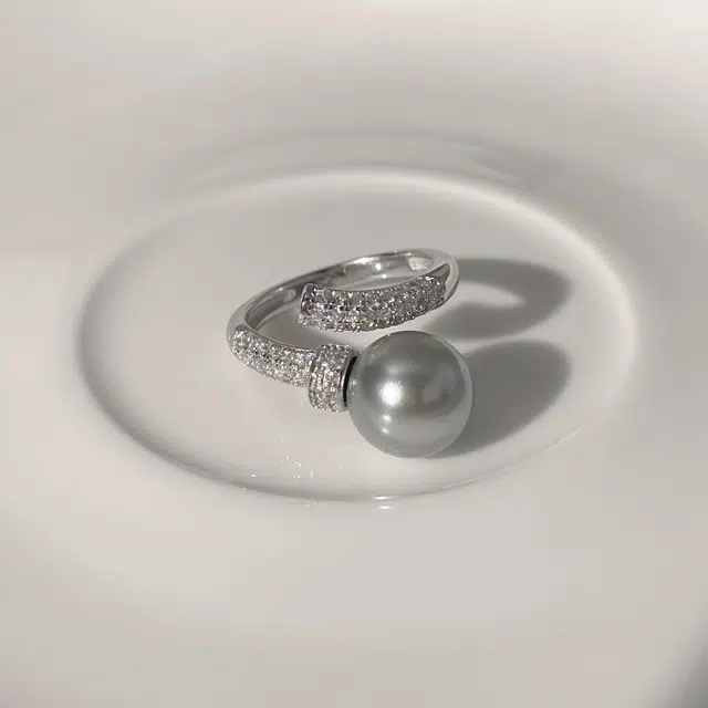 S925