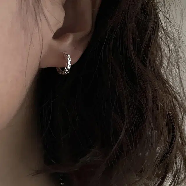 S925