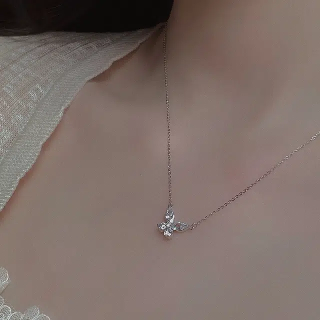925