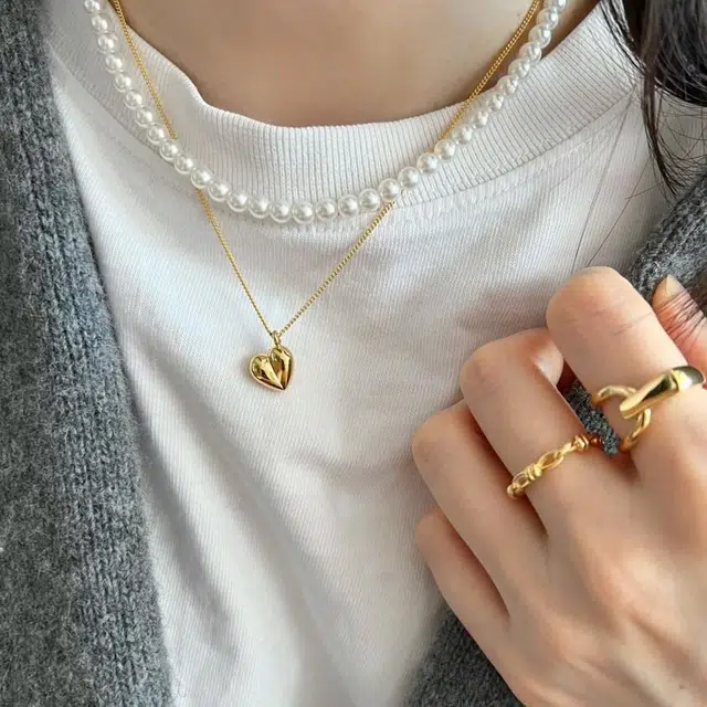 925