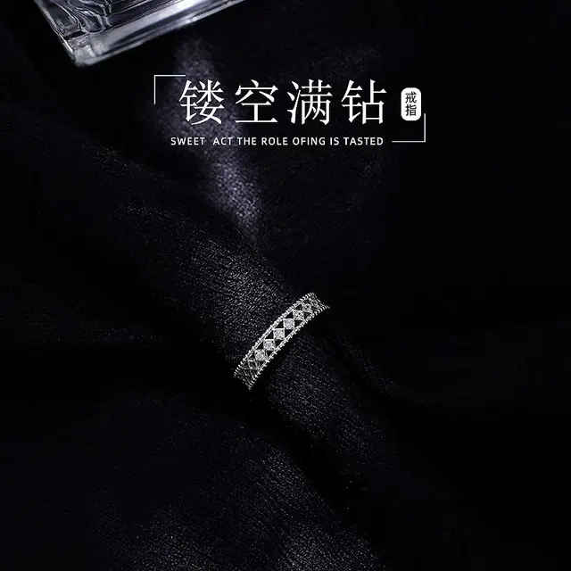 S925