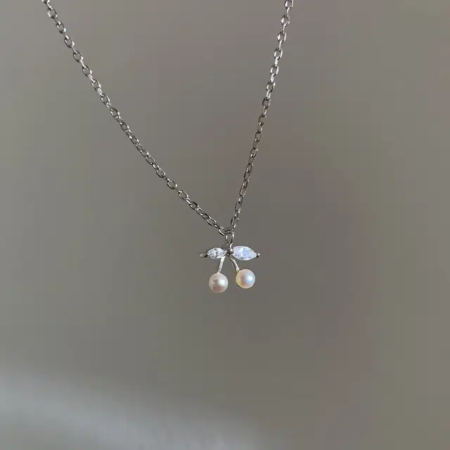 925