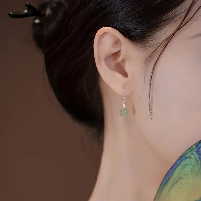 二三二三 国风新中式红玛瑙古风小众设计温柔气质 和田玉 耳环 女款