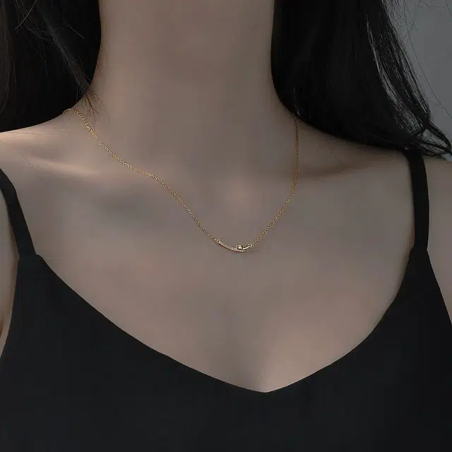 925