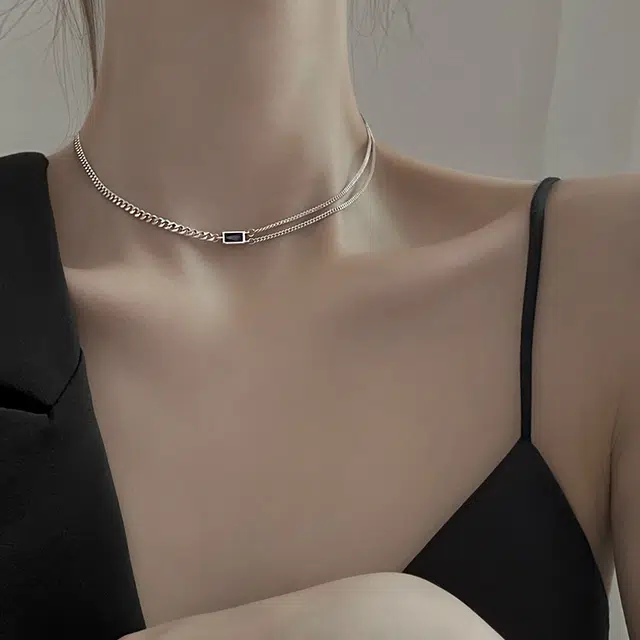 二三二三浪漫告白季方牌复古项链  国潮风女小众设计感锁骨链女夏潮颈链