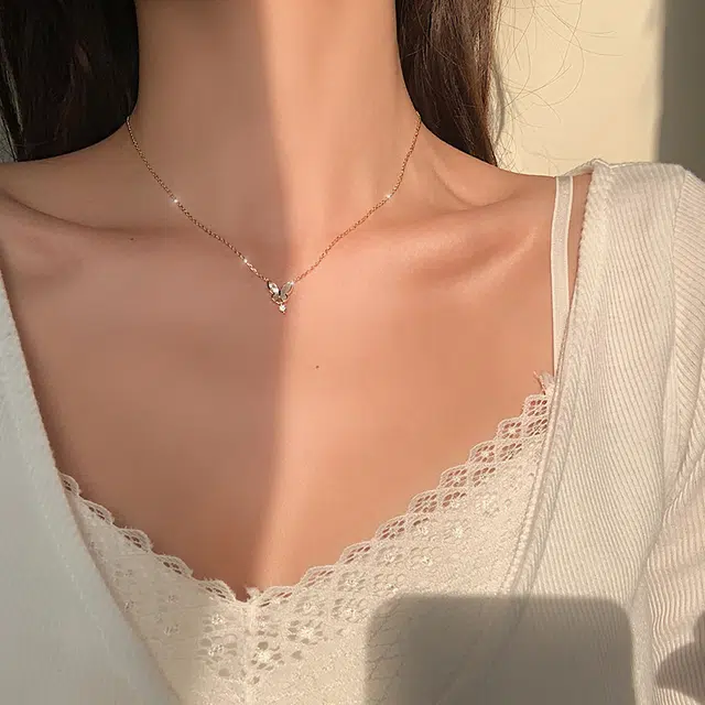 925