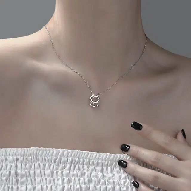 925