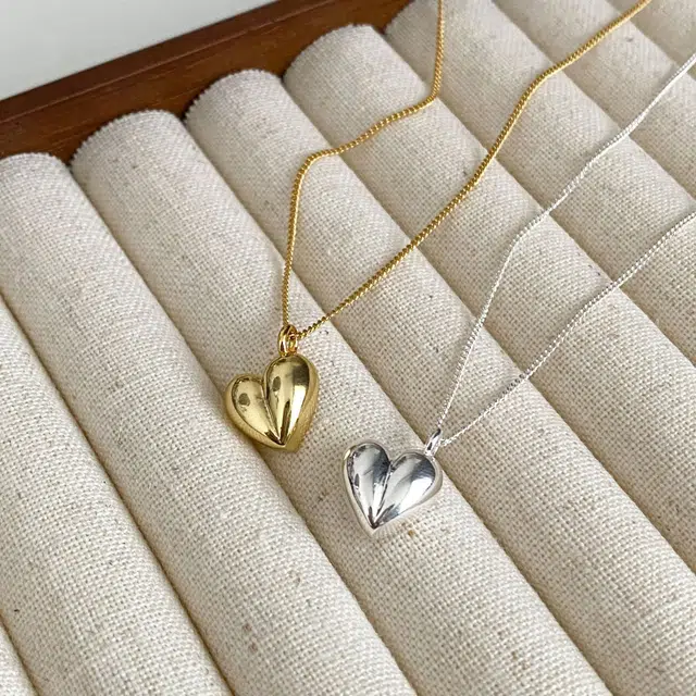 925