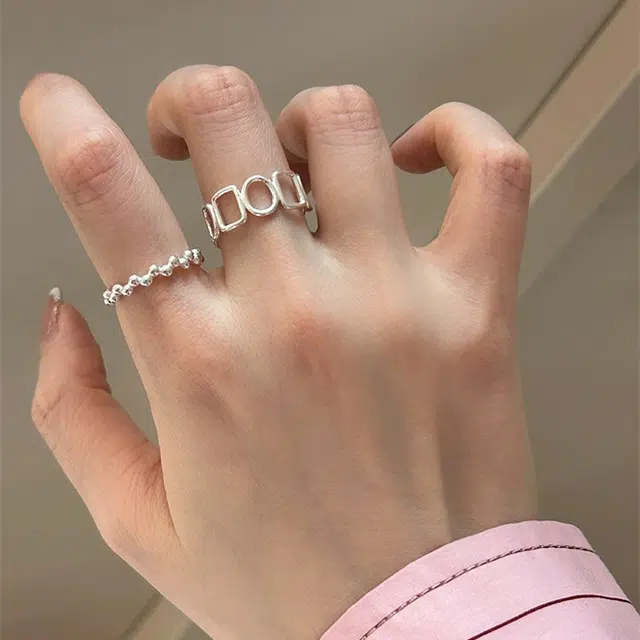 S925