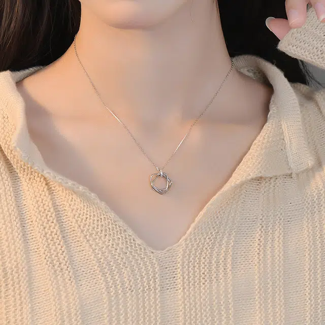 S925
