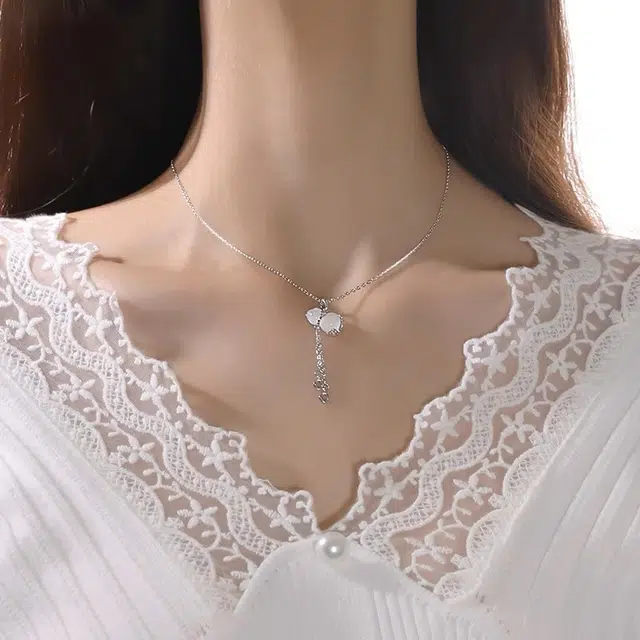 925