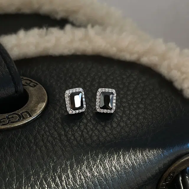 s925