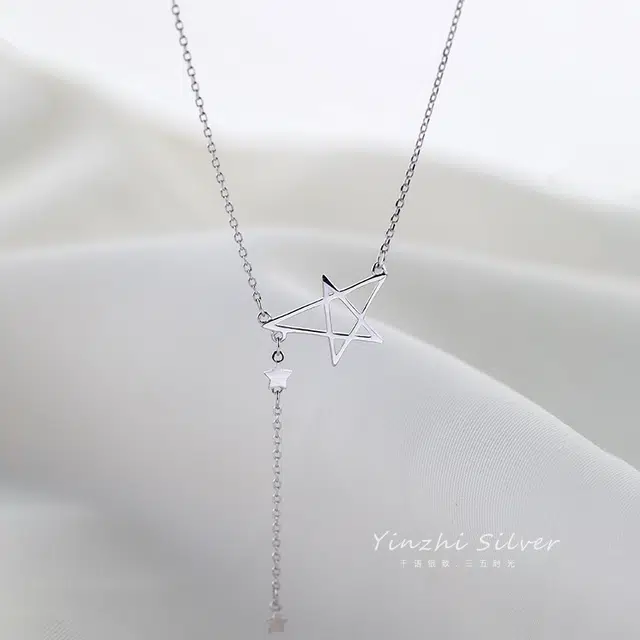 925