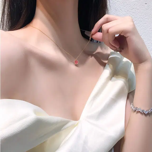 925