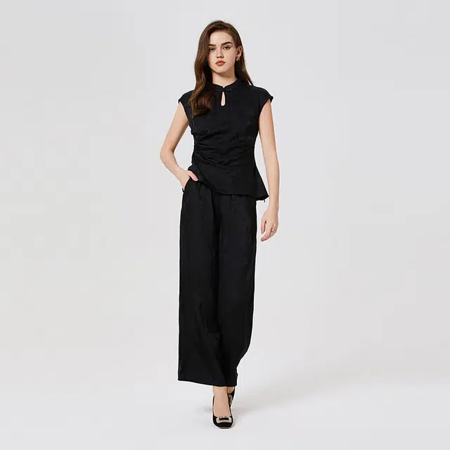 NINE WEST