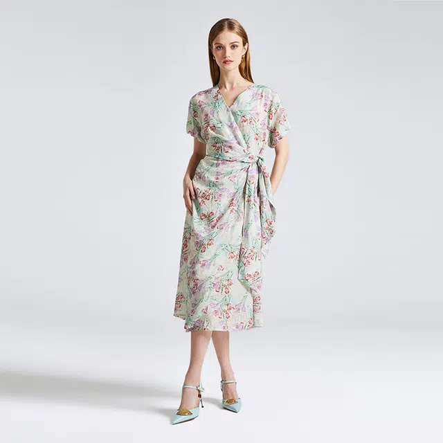 NINE WEST V