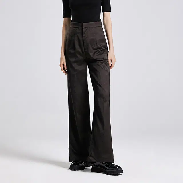 NINE WEST