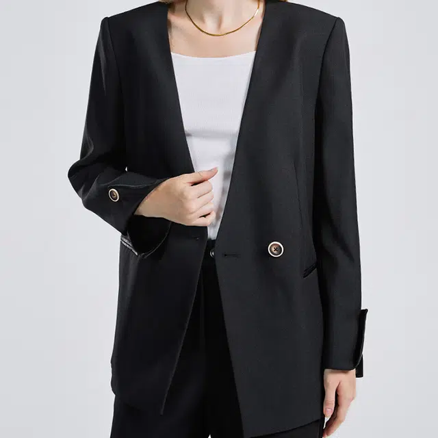 NINE WEST V