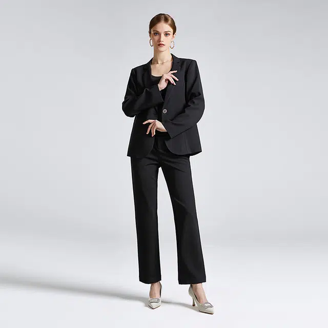 NINE WEST