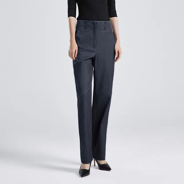 NINE WEST