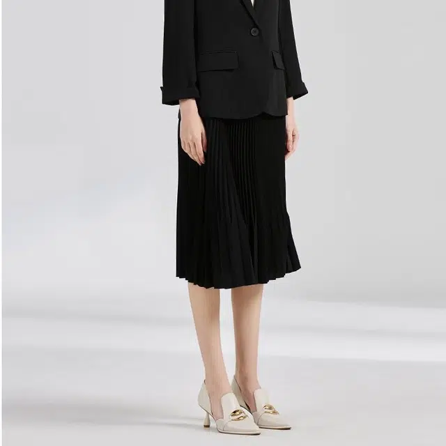 NINE WEST